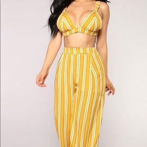 FASHION NOVA TWO PIECE SET